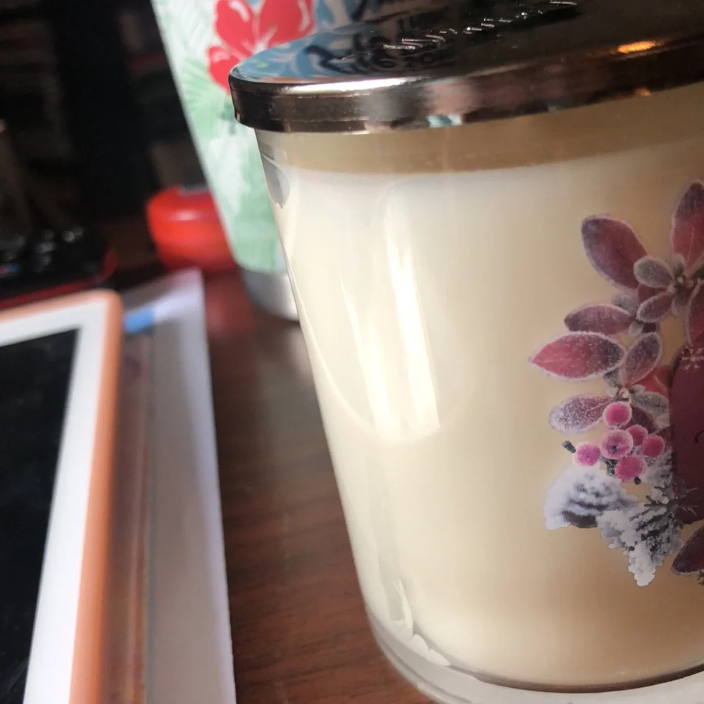 NWT Bath & Body Works White Barn Winter Berry Ice. 8 oz.   Single wick. - Picture 9 of 10